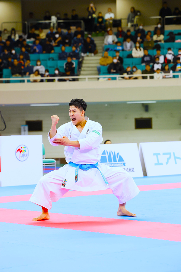 写真：男子個人形決勝戦・西山走選手